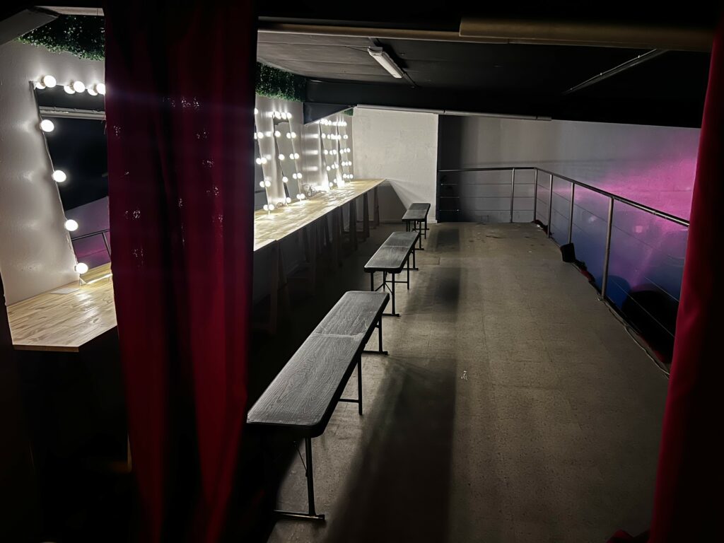 EVJF original dans un studio de cinéma privatisé à proximité de Paris