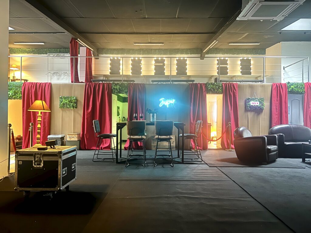 Studio de cinéma privatisé à 1h de Paris pour anniversaires, EVJF, séminaires et tournages